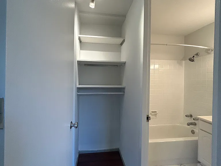 1350 N Dearborn St #1344-7E — Photo 8