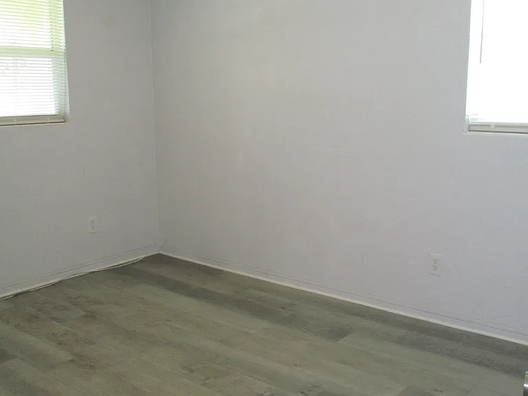331 Clifton Ave — Photo 12