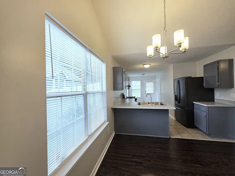 1504 Cain Ct N — Photo 6
