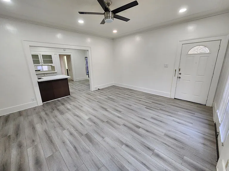 1112 Magnolia Ave #1112 — Photo 2