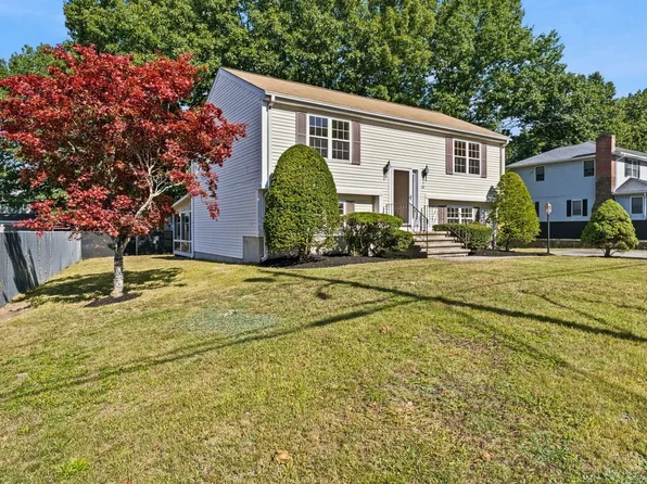 18 Woodland St, Methuen, MA 01844