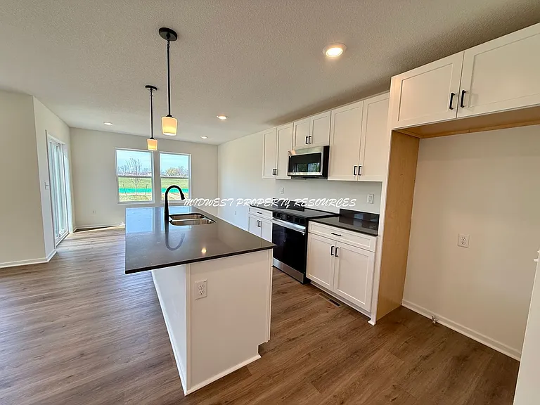 8789 SW 10th St — Photo 3