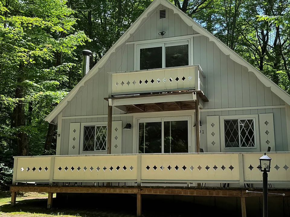 91 Paradise Dr