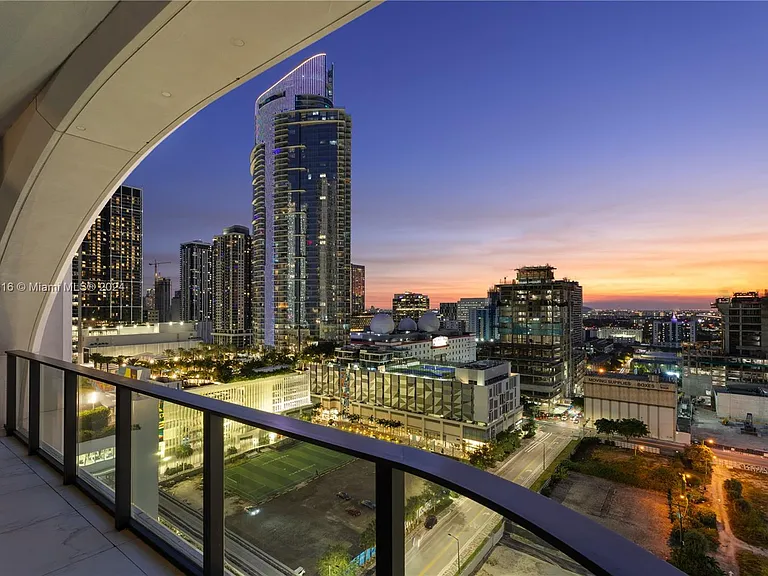 1000 Biscayne Blvd #2402 — Photo 9