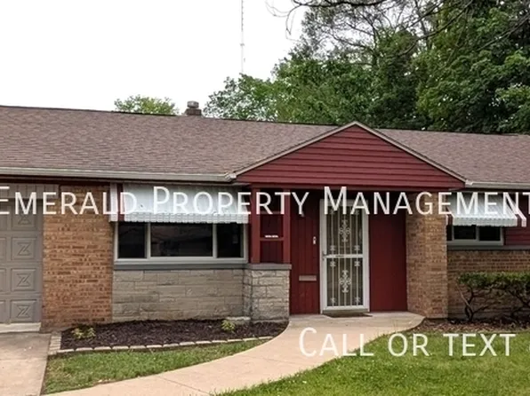 3903 Burrmont Rd, Rockford, IL 61107