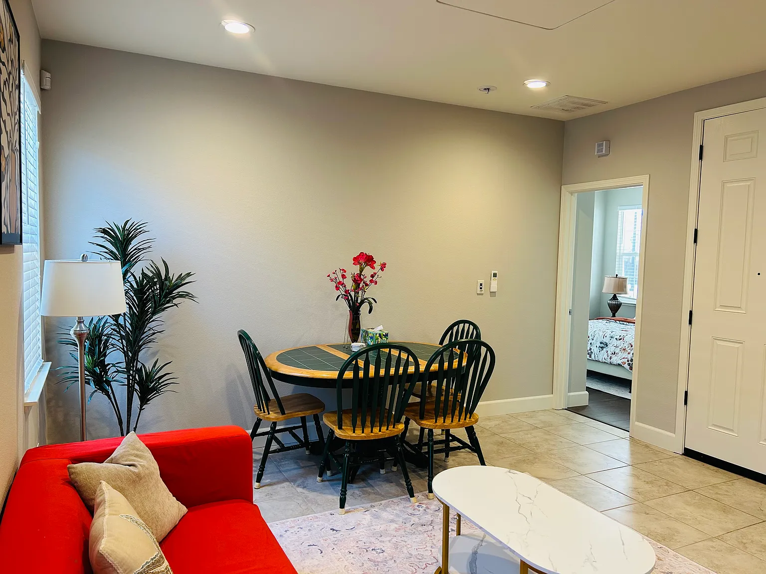 647 N Plumas Drive — Photo 4