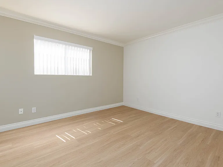 12756 Caswell Ave #105 — Photo 7