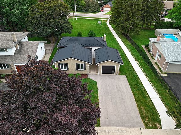 3rd image of 70 Bedford Dr