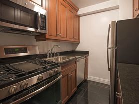 330 W 45th St
