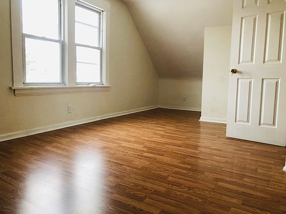 5th image of 4268 E 164th St