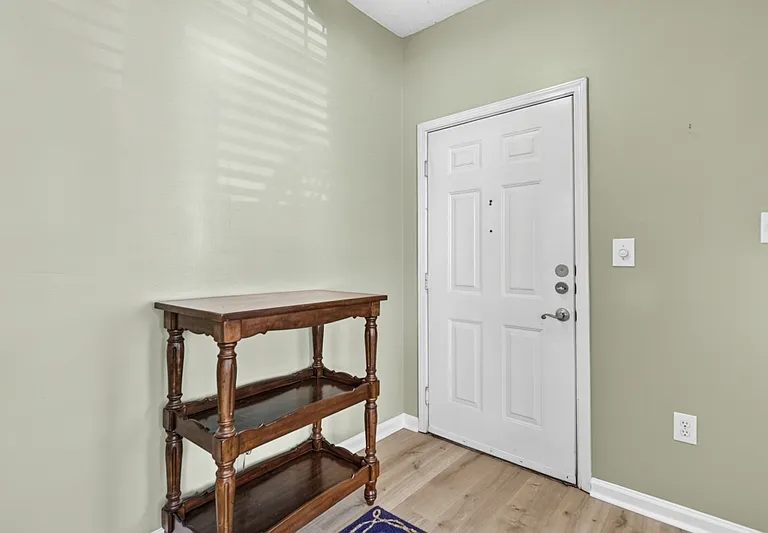 1811 Chatelain Way #1 — Photo 15