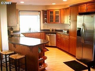 2nd image of 3425 SW Illinois St