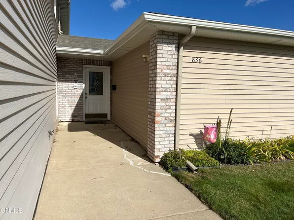 836 Bridgeport Dr Unit 3, Bismarck, ND 58504