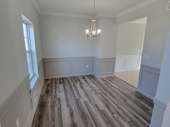 3rd image of 61 Juliet Ave