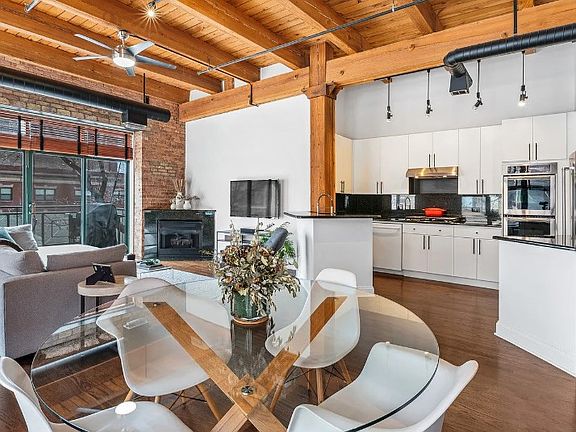 5th image of 701 W Jackson Blvd APT 204