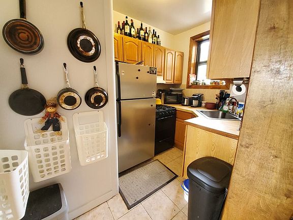 4th image of 203 17th St #40