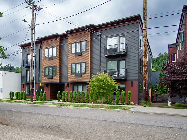 6015 S Virginia Ave #201 — Photo 2