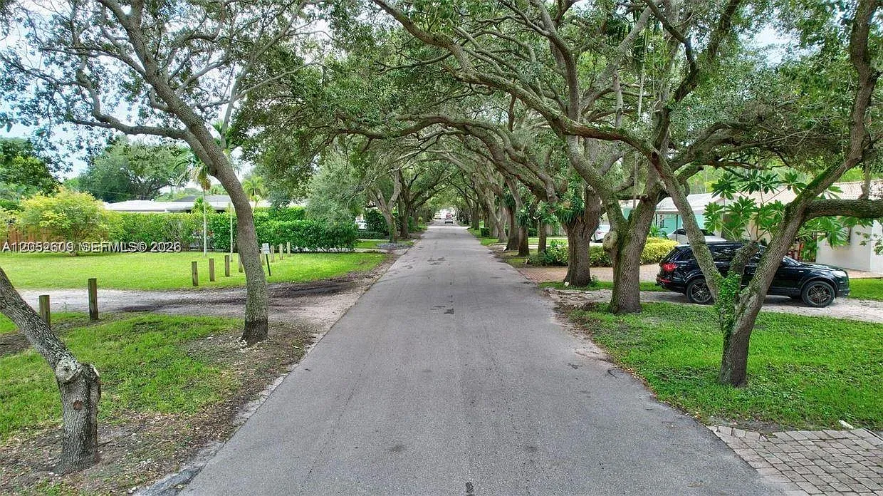 2 bed, 1.0 bath, 1016 sqft, $3,500 — Photo 2