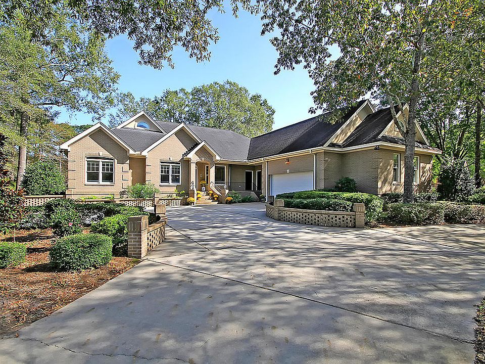 1st image of 4204 Persimmon Woods Dr