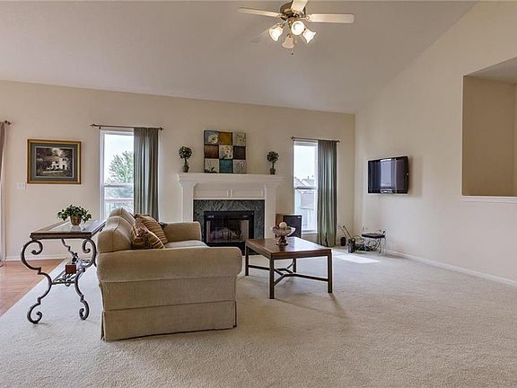 5th image of 1029 Maple Woods Dr