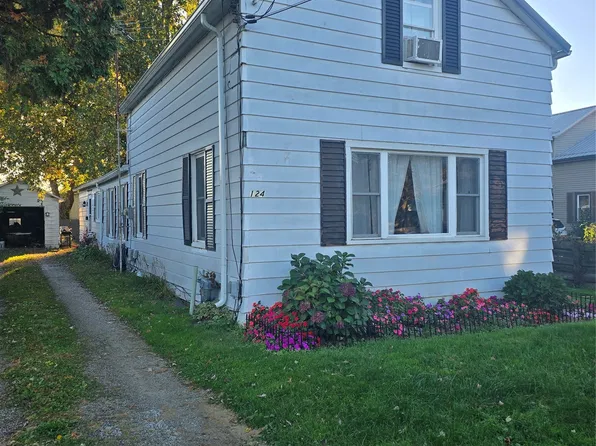 124 Mechanic St, Girard, PA 16417