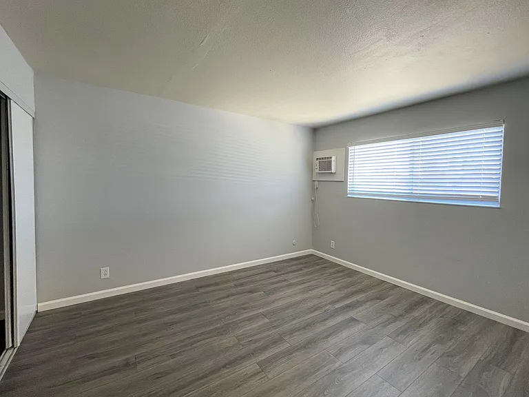 Lincoln Courtyards at 531 Glendora Avenue — Photo 33