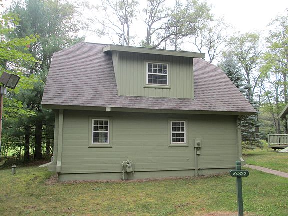 3rd image of 822 Golf Cottage Dr