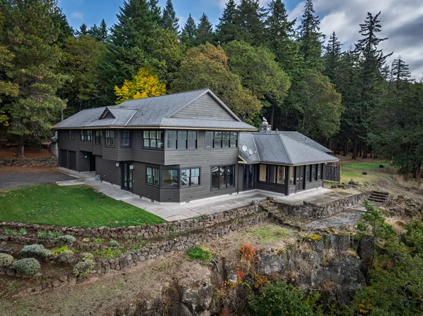 (undisclosed Address), White Salmon, WA 98672