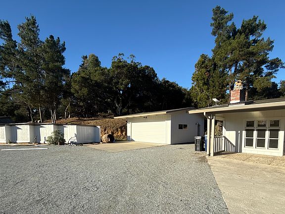 House, garage and stables all newly painted with new roofs. Immense property!