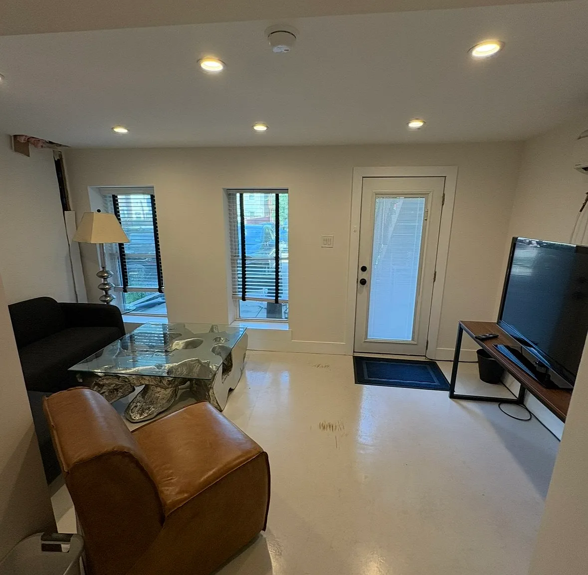1 bed, 900 sqft, $1,600 — Photo 4