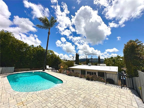 4th image of 7335 Kyle St