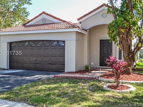 3rd image of 802 San Remo Dr