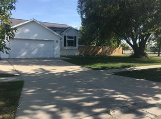 1461 7th St W, West Fargo, ND