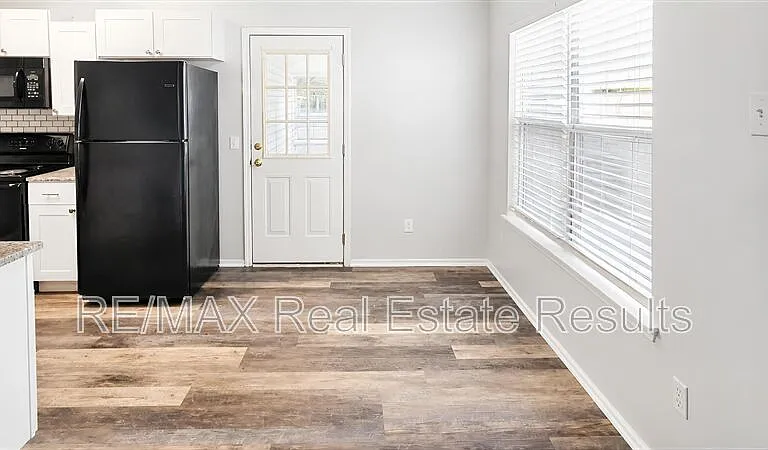 1301 Spring St — Photo 5