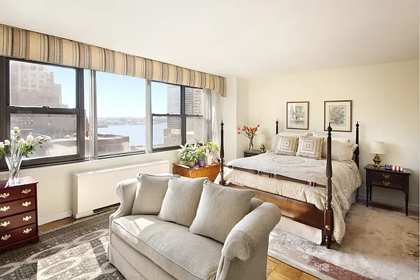 Sold by Stribling | media 3