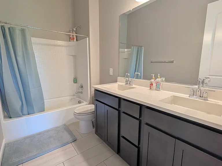 Secondary Full Bath