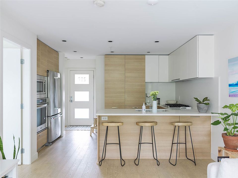 1st image of 3456 Commercial St #207