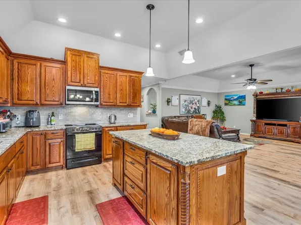 812 E McGee St, Sherman, TX 75090