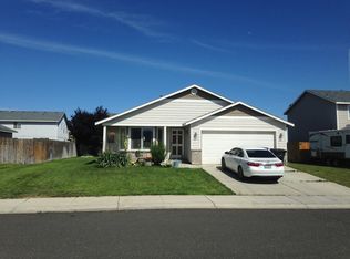 103 N Galena St, Moxee, WA 98936