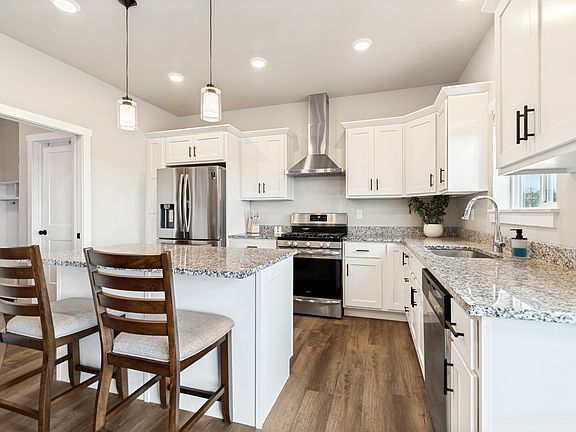 3rd image of 629 W Elberta Dr