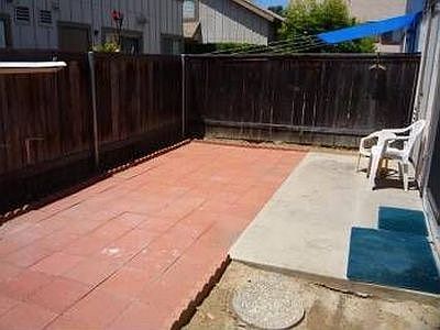 2nd image of 2862 Casey St #B