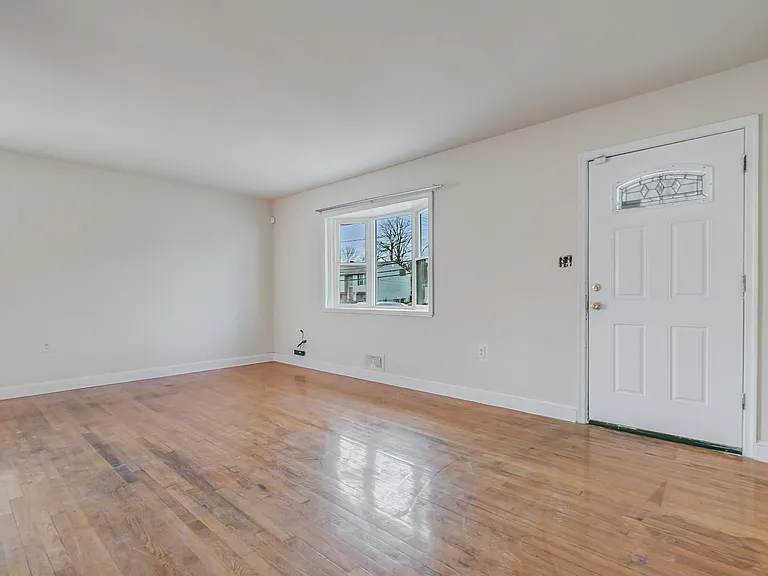 4905 Whitfield Chapel Rd — Photo 3