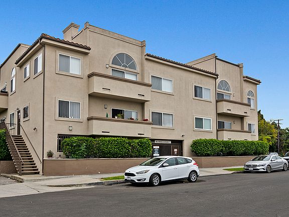 3rd image of 5200 Inglewood Blvd #105