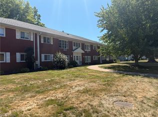 2 Meadowlawn Dr UNIT 8, Mentor, OH 44060