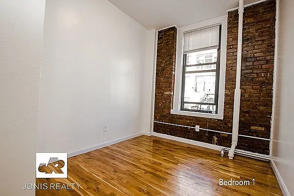 Rented by Jonis Realty | media 4