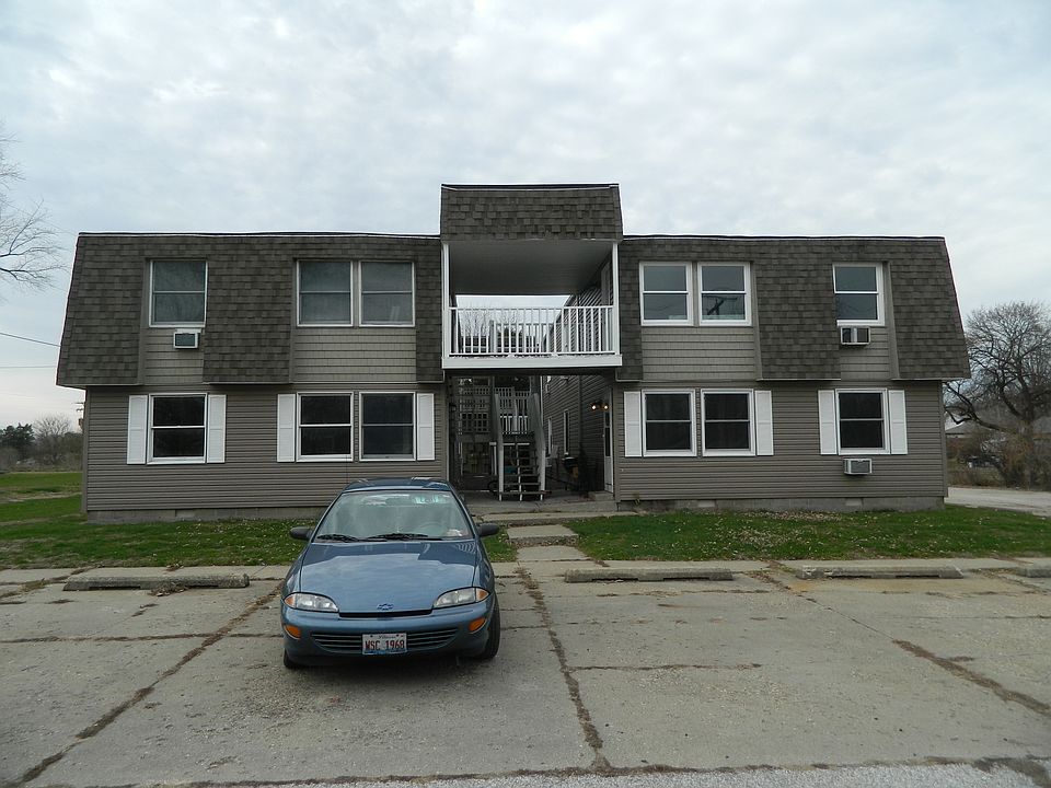2nd image of 613 Sixth Street