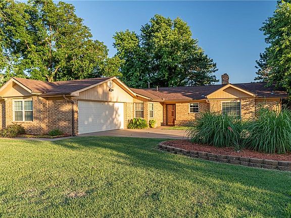 2nd image of 2612 Lanier Dr