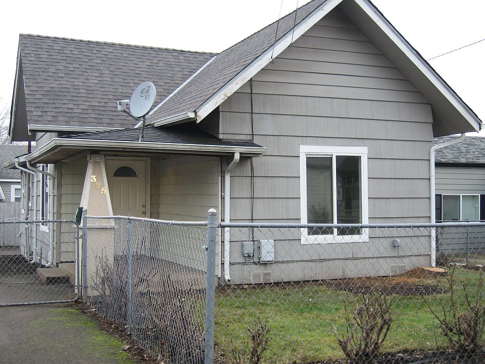 2nd image of 325 23rd St NE