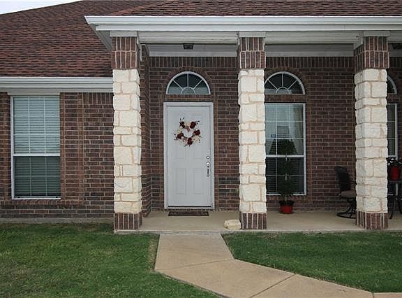 2nd image of 305 Cimarron Meadows Dr