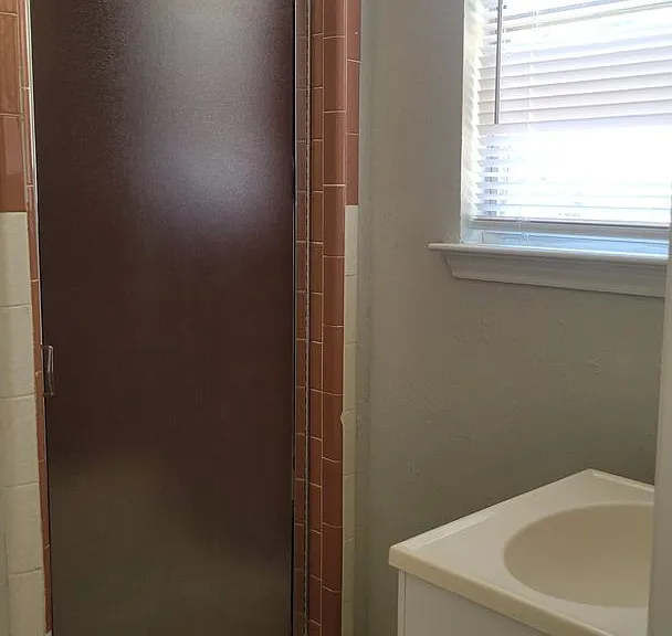 615 W Avenue A — Photo 9